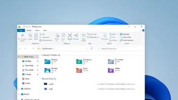 Tampilan aplikasi File Explorer di Windows 11. Jendela aplikasi ini terlihat memiliki sudut membulat di keempat sudutnya. Foto: The Verge