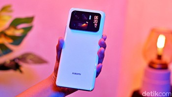 Xiaomi melepas Mi 11 Ultra dengan harga Rp 17 juta. Foto: Adi Fida Rahman/detikINET