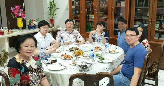 Ahok Doyan Banget Pisang dan Dukung Bisnis Coffee Shop sang Anak