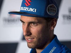 Panasnya Mandalika, Alex Rins Sampai Peluk Kipas Angin