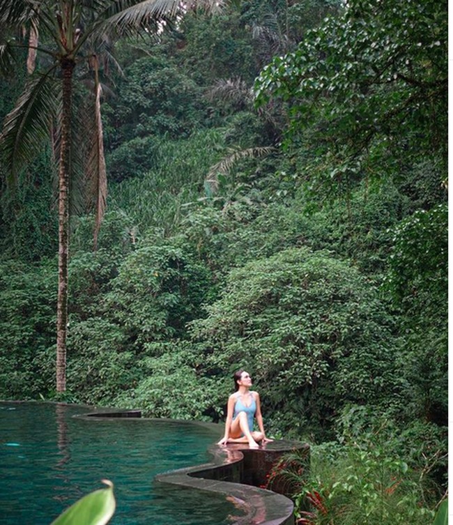 Shandy Aulia tak ragu untuk memamerkan foto seksinya dalam balutan baju renang meski kerap dikritik. (Foto: Instagram)