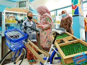 Pulihkan Ekonomi, Banyuwangi Kembali Bagi-Bagi Alat Usaha ke Warga