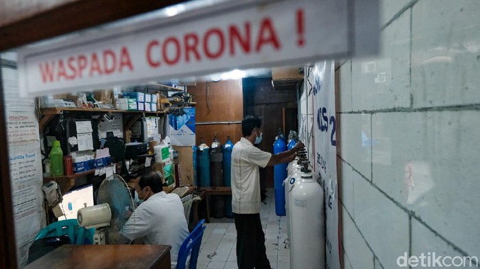 Corona Melonjak, Kebutuhan Oksigen Medis Meningkat Kasus COVID-19 di Indonesia tengah mengalami lonjakan. Pada periode ini, kebutuhan oksigen medis ikut meningkat.
