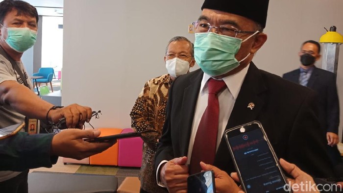 Menko PMK Muhadjir Effendy menyebut cuti bersama natal dihapus tahun ini akibat pandemi COVID-19