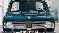 Kidney grill pada BMW 1500 (dan saudaranya 1600, 1800 dan 2000) mirip dengan BMW 503, tetapi yang membedakan grill BMW 1500 tersambung secara horisontal dengan grill di sisi kanan-kirinya. Model grill seperti ini sempat populer dan digunakan hingga 1980-an, oleh Seri 02 (1966), sedan BMW 2500 dan 2800 (1968), termasuk BMW 2800 CS Coupe (1968) dan varian legendaris BMW 3.0 CS, CSi, dan CSL. Foto: BMW
