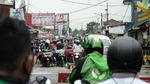 Duh, Semrawutnya Lalin di Perlintasan Kereta Pondok Ranji