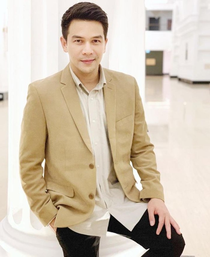 Galeri Jonathan Frizzy 10 Momen Kulineran Jonathan Frizzy dengan Keluarga Kecilnya