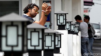 Hiruk Pikuk Aktivitas Turis Arab di Puncak