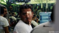 Kehadiran para turis Timur Tengah itu pun turut mendorong roda perekonomian di kawasan Puncak. Dikhy Sasra/Detikcom.
