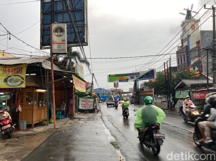 Jl Ceger Raya, Pondok Karya, Pondok Aren, Tangerang Selatan. (Annisa Rizky Fadhila/detikcom)