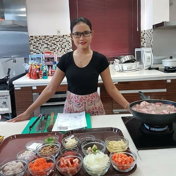Keren! Wanita Asal Grobogan Ini Sukses Jualan Kue Tradisional di Dubai