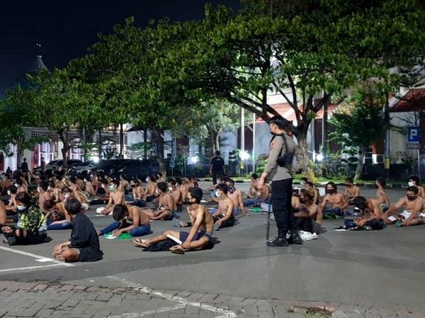 Langgar Prokes Saat Rayakan Ultah Persebaya, Puluhan Bonek Diamankan