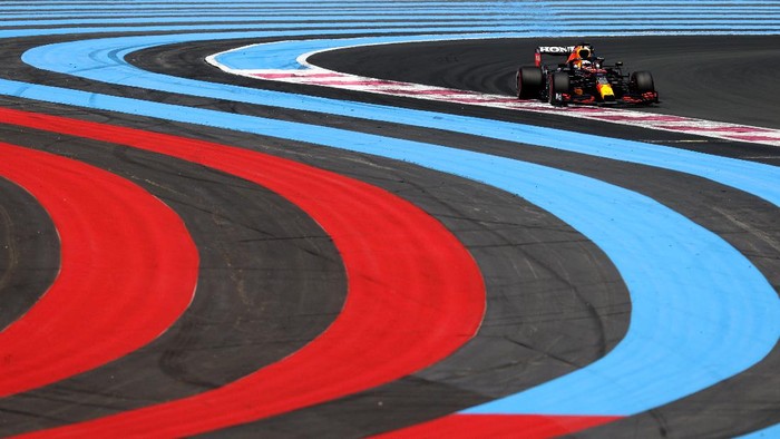 LE CASTELLET, FRANCE - JUNE 18: Max Verstappen of the Netherlands driving the (33) Red Bull Racing RB16B Honda on track during practice ahead of the F1 Grand Prix of France at Circuit Paul Ricard on June 18, 2021 in Le Castellet, France. (Photo by Clive Rose/Getty Images)