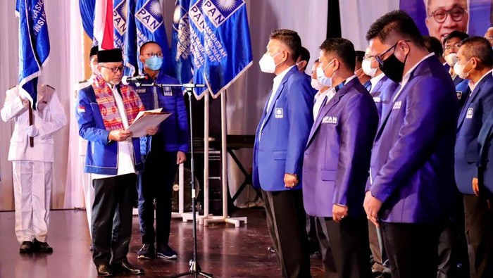 Pelantikan Pengurus DPW PAN Kalimantan Timur PAN gelar pelantikan pengurus DPW Provinsi Kalimantan Timur dan Rakerwil I di Samarinda. Acara itu dihadiri sejumlah tokoh PAN salah satunya Zulkifli Hasan.