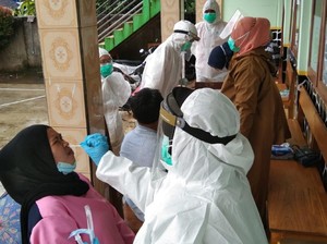 Klaster Pengungsian, 56 Warga Korban Longsor Cianjur Positif Corona