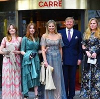 Inilah potret Putri Amalia bersama kedua orangtuanya dan kedua adiknya. Foto: Instagram