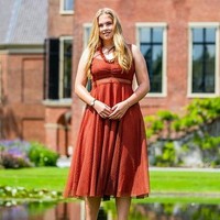 Putri Amalia merupakan gadis yang cerdas di sekolahnya. Remaja yang baru saja menamatkan SMA itu lulus dengan nilai cum laude. Foto: Instagram