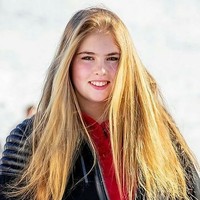 Putri Amalia juga memiliki sejumlah hobi. Seperti ski, menunggang kuda, hoki sampai bermain biola. Foto: Instagram