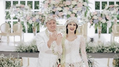 10 Foto Mantan Cantik Rizky Billar, Sudah Nikah dengan Pria 14 Tahun Lebih Tua