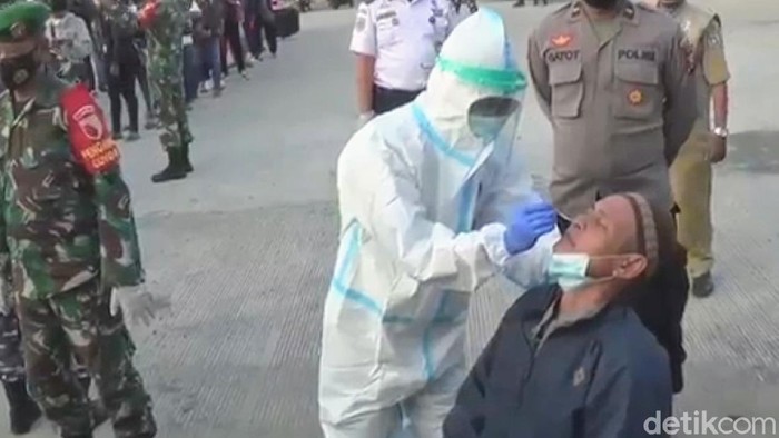 tes swab di pelabuhan jangkar bondowoso