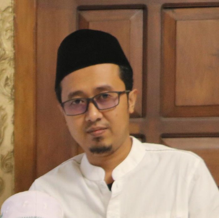 Puluhan pengendara melakukan perusakan di pos penyekatan Suramadu sisi Surabaya sekitar pukul 03.00 WIB. Tokoh Agama Bangkalan KH Fathur Rozi Zubair menyayangkan aksi tersebut.