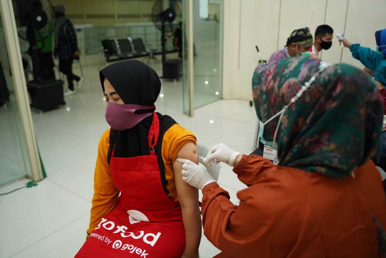 Vaksinasi Mitra Usaha GoFood.