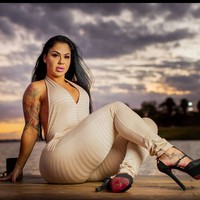 Hingga dia memutuskan untuk mengasuransikan area seksinya itu dengan nilai 280 ribu poundsterling atau sekitar Rp 5,6 miliar. Foto: dok. Instagram/@byvanessaataidess