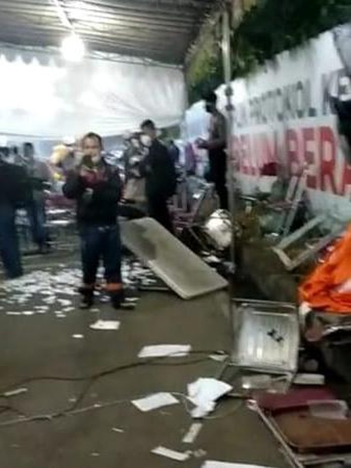 Viral Warga Madura Terobos dan Rusak Pos Penyekatan Suramadu