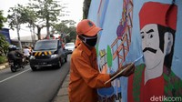Mural sepanjang kurang lebih 50 meter itu dibuat untuk menyemarakkan HUT ke-494 Kota Jakarta dengan tema Jakarta Kota Kolaborasi.   