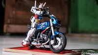 Wawang bisa membuat 7 sampai 8 miniatur motor dalam waktu 1 bulan.  
