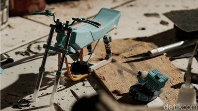 Wow! Miniatur Yamaha RX-King Ini Dibuat dari Barang Bekas