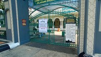 Bupati Kudus HM Hartopo mengatakan pihaknya mendapatkan surat edaran terkait dengan kegiatan keagamaan di rumah ibadah zona merah Corona ditiadakan sementara. Dia berharap agar masyarakat menindaklanjuti surat edaran tersebut, apalagi Kudus saat ini menjadi zona merah COVID-19. 