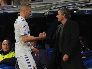 Jose Mourinho Mau Ajak Benzema Reuni