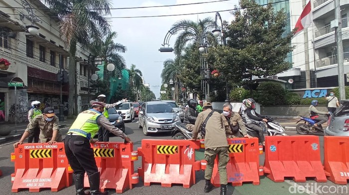 Buka Tutup Jalan di Kota Bandung