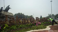 Sebanyak 30 petugas kerahkan, dalam semalam pengerjaan pun nampak hampir rampung.
