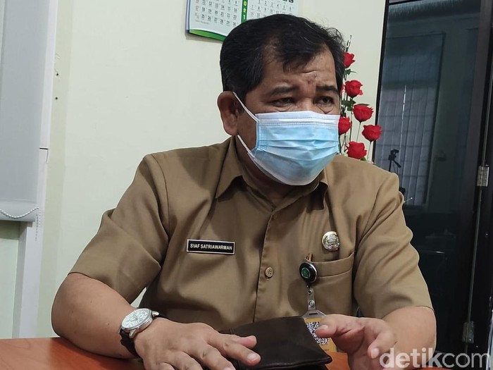 Kasus COVID-19 di Sidoarjo naik dalam beberapa hari terakhir. Dalam data dari Dinas Dinkes Sidoarjo ada kenaikan 15-20 persen dalam 10 hari terakhir.