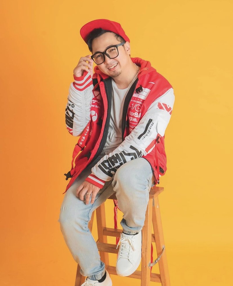 Hobi Jajan, Ini Momen Edho Zell Borong Gorengan hingga Makan Es Krim