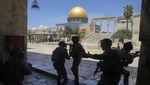 10 Warga Palestina Ditangkap Israel Imbas Bentrok di Masjid Al-Aqsa