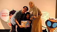 Artis dan juga istri dari Ricky Harun ini ternyata juga berstatus sebagai dosen. Wanita lulusan pascasarjana IPB ini lulus gelar magister dengan IPK 3,61 dan mengajar sebagai dosen di Universitas Prof. Dr. Moestopo Jakarta. (Foto: Istimewa)
