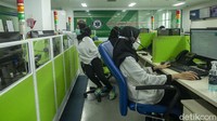  Biasanya ambulans ditempatkan di beberapa pos-pos atau titik ambulans yang strategis pelayanannya standby 24 jam dan terbagi 3 shift. 