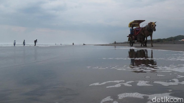 Penutupan objek wisata di Bantul mendapatkan respon berbeda dari para pelaku wisata. Berharap akhir pekan dapat mengais rejeki kini hanya bisa gigit jari.