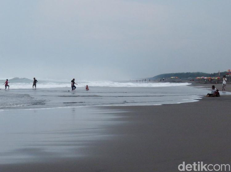 Ketika Pelaku Wisata Pantai Parangtritis Gigit Jari