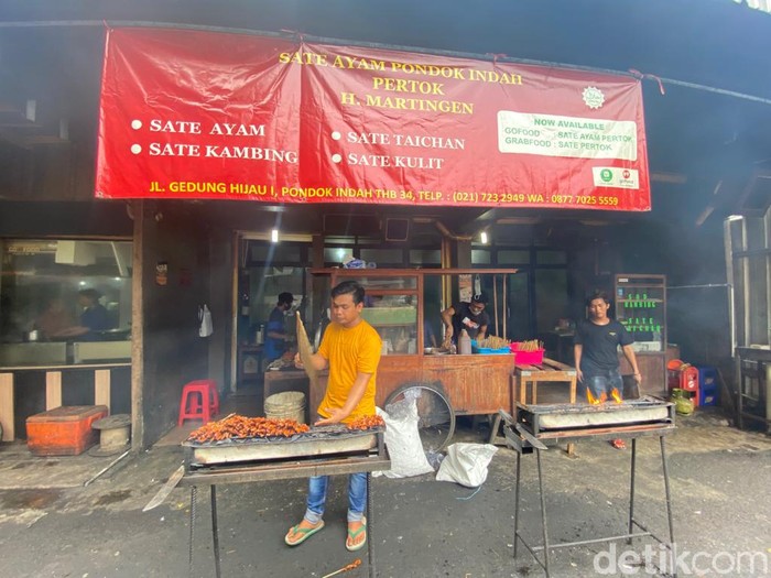 Laris! Sate Pertok Langganan Ahmad Dhani Laku 10 Ribu Tusuk Sehari