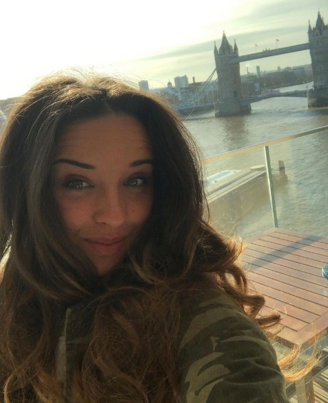 Namun ternyata, menurut Leigh Nicol, video tersebut dihapus setelah menjadi trending di situs dewasa itu. Dan video Nicol sudah diunduh serta disebarkan ke situs lainnya. Foto: Dok. Instagram @leighnicol