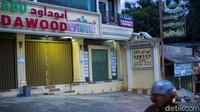 Tempat usaha dengan nuansa arabian kini tak semanis dulu, sejumlah tempat usaha nampak sepi hingga sebagian lainnya memilih untuk tutup.