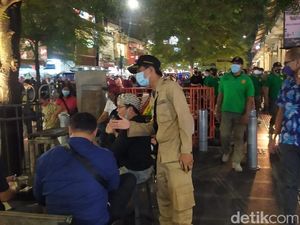 Masih Ada yang Nongkrong, Akses Malioboro Akhirnya Ditutup!
