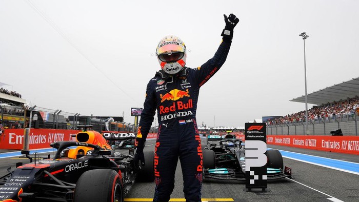 LE CASTELLET, FRANCE - JUNE 19: Pole position qualifier Max Verstappen of Netherlands and Red Bull Racing celebrates in parc ferme during qualifying ahead of the F1 Grand Prix of France at Circuit Paul Ricard on June 19, 2021 in Le Castellet, France. (Photo by Nicolas Tucat - Pool/Getty Images)