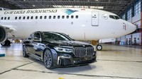 Garuda Indonesia dan BMW Indonesia menjalin kerja sama layanan “Prestige Service” dengan menyediakan BMW 730Li M Sport sebagai opsi tambahan untuk transportasi lanjutan bagi penumpang Garuda Indonesia yang terpilih.