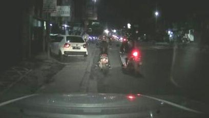 Pengedara Motor Sport Rampas Ponsel di Cimahi