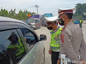 Wisatawan Terjaring di Exit Tol Soroja Bandung, 2 Orang Reaktif